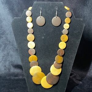 Wood Graduated Disc Necklace and Earrings Set